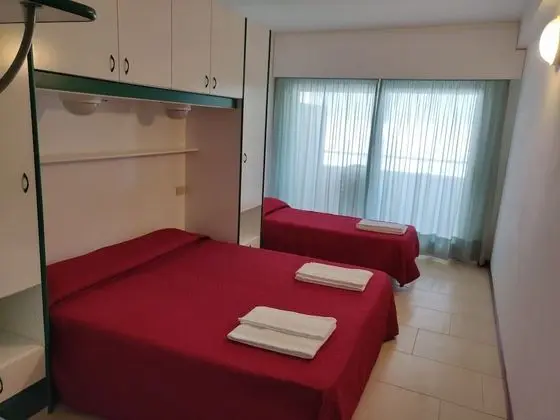 Üç Kişilik Oda
