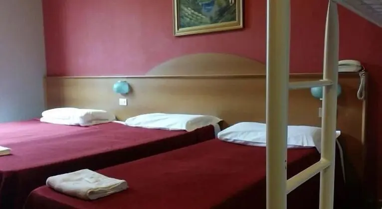 Dört Kişilik Oda, Ortak Banyo