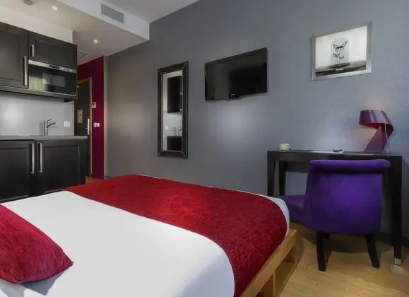 Classic Tek Büyük Yataklı Oda