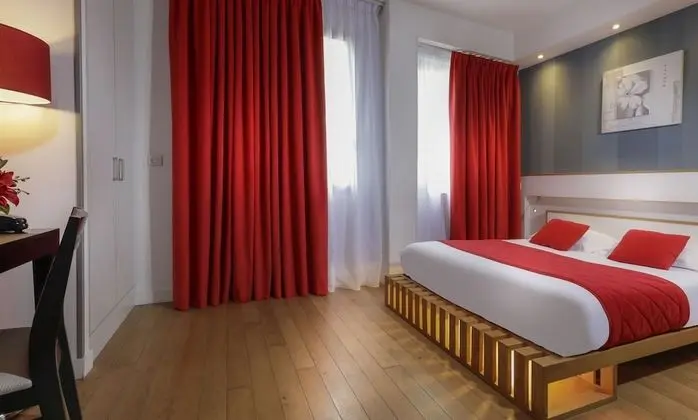 Deluxe Tek Büyük Yataklı Oda