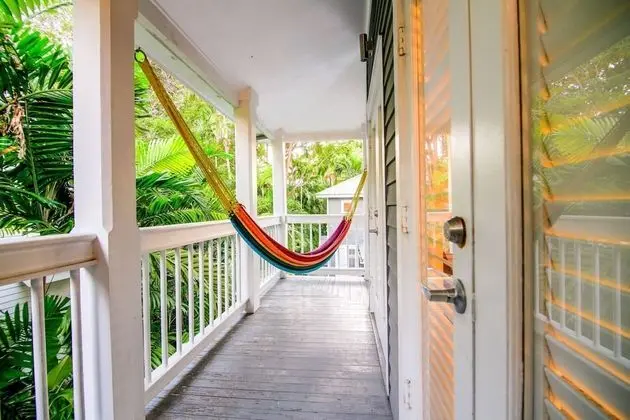 Deluxe Townhome, 1 Queen Bed w/Sofa bed - Zeke's Retreat 103 (bedroom access via spiral staircase)