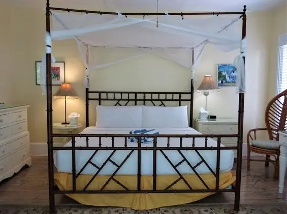 Suite, 1 King Bed - Treetop Two 111 (2nd Floor, accessible via staircase)