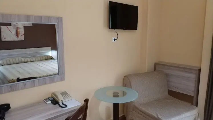 Tek Büyük Yataklı Oda, Balkon