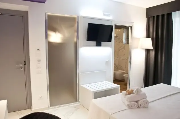 Deluxe Tek Büyük Yataklı Oda, 1 Büyük (Queen) Boy Yatak, Banyolu/Duşlu, Deniz Manzaralı