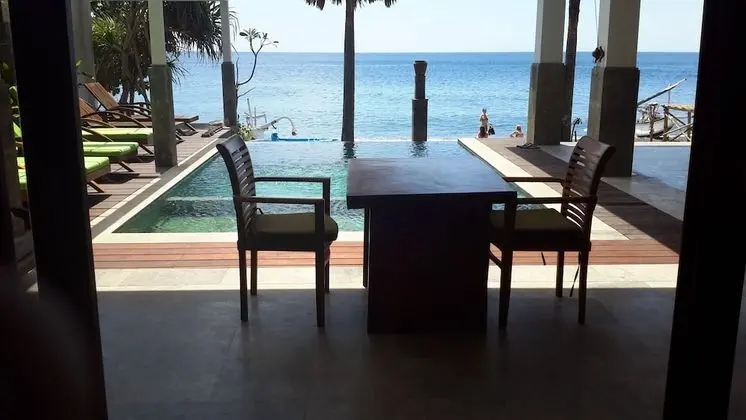 Deluxe Tek Büyük Yataklı Oda, Havuz Manzaralı