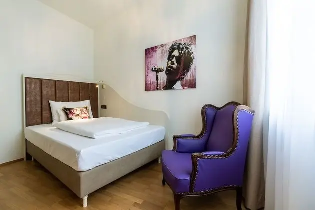 Odada yemek servisi