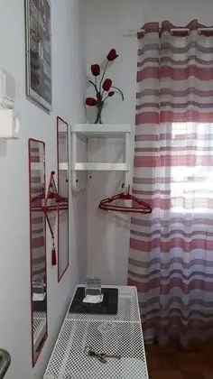 Tek Kişilik Oda, Ortak Banyo (Vermelho)