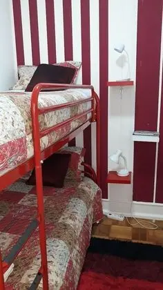 Tek Kişilik Oda, Ortak Banyo (Vermelho)