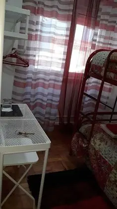 Tek Kişilik Oda, Ortak Banyo (Vermelho)