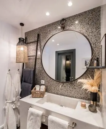 Süit, Sıcak Su Havuzu (Caldera View)