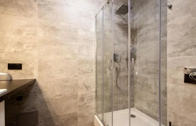Comfort Tek Büyük veya İki Ayrı Yataklı Oda