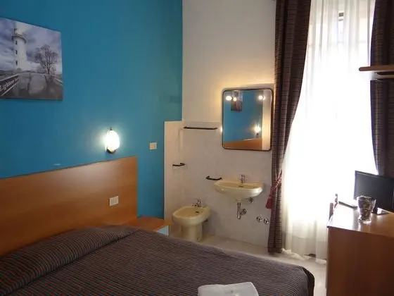 Basic Tek Kişilik Oda, Ortak Banyo (Single bed)