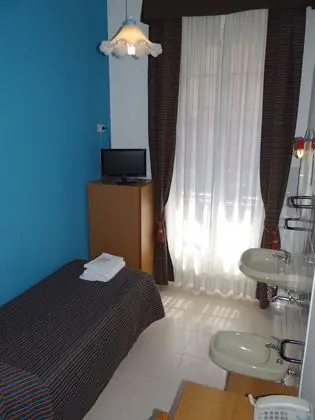 Basic Tek Kişilik Oda, Ortak Banyo (Single bed)
