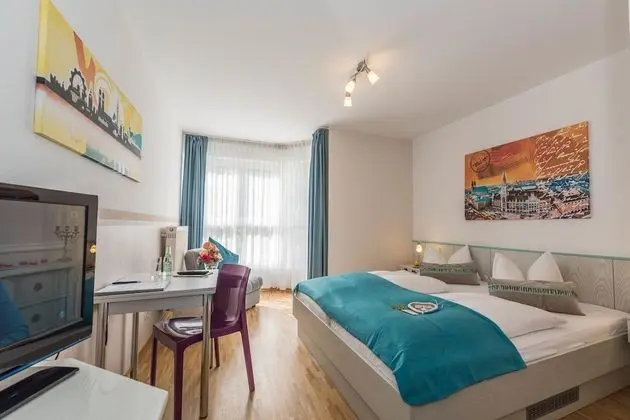 Superior Tek Büyük Yataklı Oda, Bahçe Manzaralı (Garden View)
