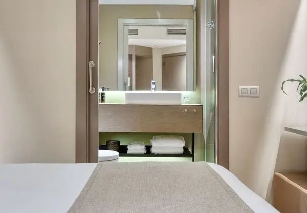 Economy Tek Büyük Yataklı Oda (Interior)