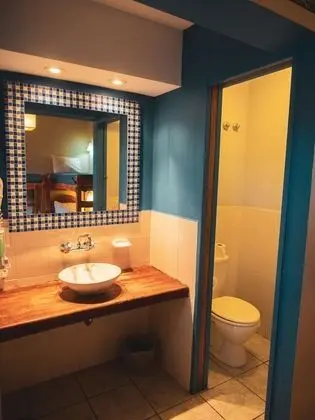 Ortak Ranzalı Oda, Karma Ranzalı Oda, Ortak Banyo (4 pax)