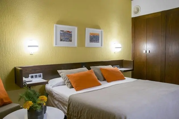 Tek Büyük veya İki Ayrı Yataklı Oda