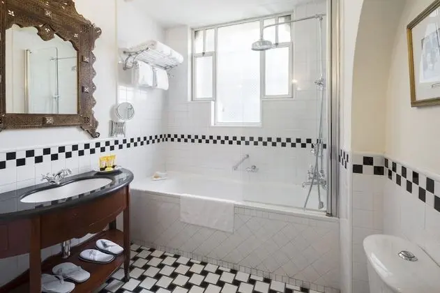 Comfort Tek Büyük veya İki Ayrı Yataklı Oda