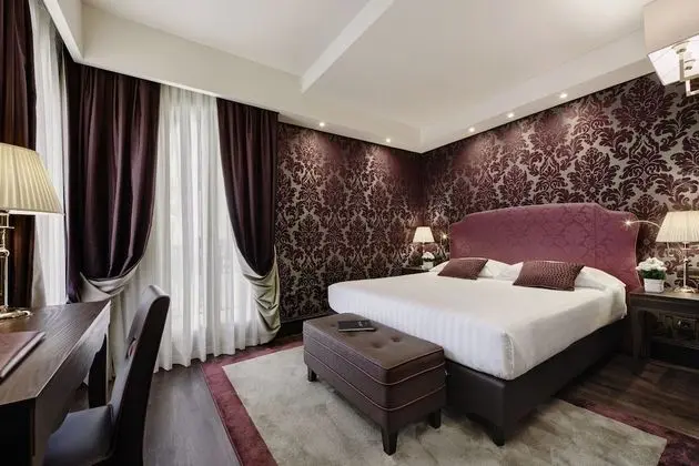 Superior Tek Büyük Yataklı Oda, Kanal Manzaralı