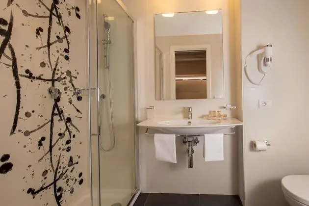 Deluxe Büyük Yataklı Tek Kişilik Oda