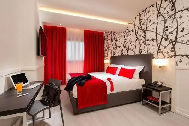 Deluxe Büyük Yataklı Tek Kişilik Oda