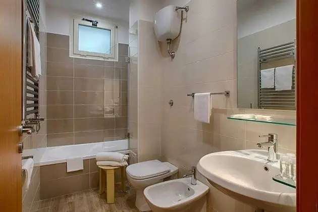 Standard Tek Büyük Yataklı Oda