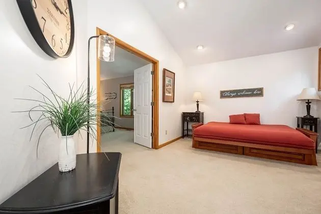 Ev, Birden Çok Yatak, Sıcak Su Havuzu