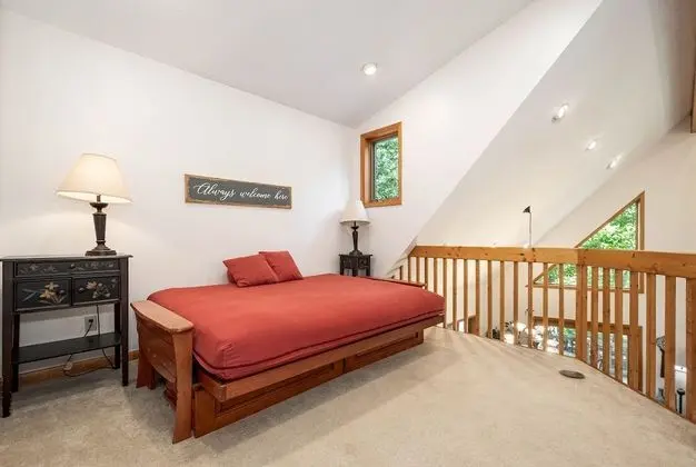 Ev, Birden Çok Yatak, Sıcak Su Havuzu