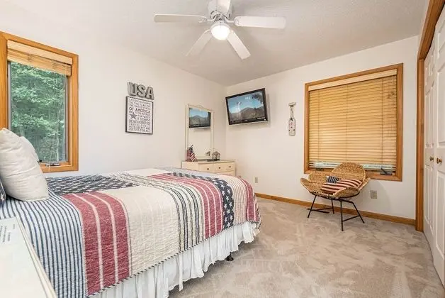 Ev, Birden Çok Yatak, Sıcak Su Havuzu