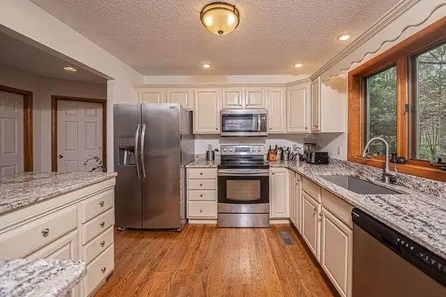 Ev, Birden Çok Yatak, Sıcak Su Havuzu