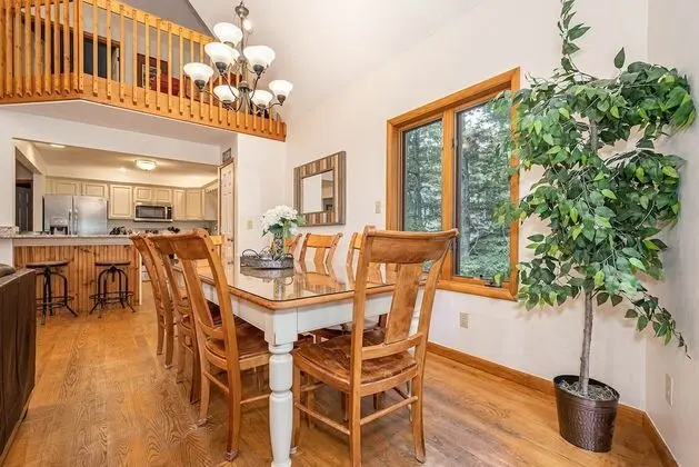 Ev, Birden Çok Yatak, Sıcak Su Havuzu