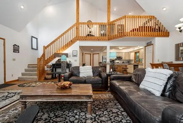 Ev, Birden Çok Yatak, Sıcak Su Havuzu