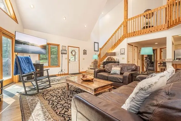 Ev, Birden Çok Yatak, Sıcak Su Havuzu