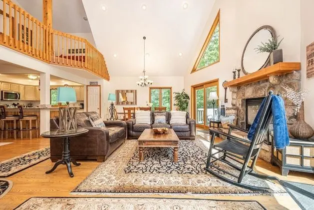 Ev, Birden Çok Yatak, Sıcak Su Havuzu