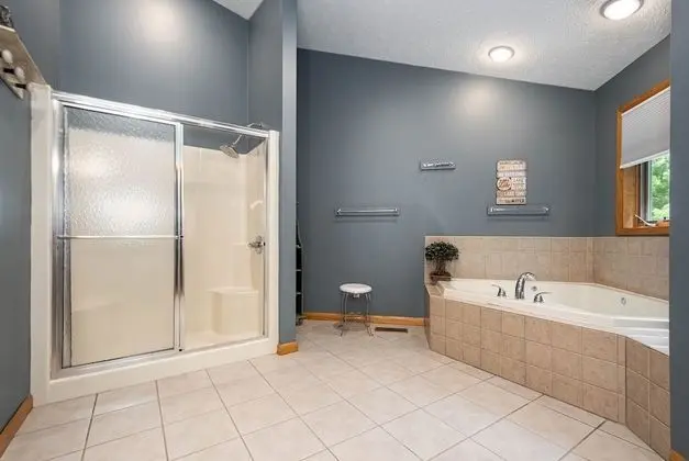 Ev, Birden Çok Yatak, Sıcak Su Havuzu