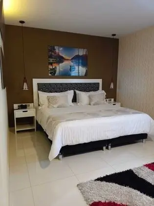 Business Tek Büyük Yataklı Oda