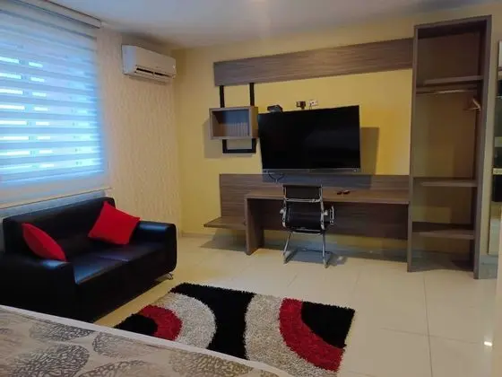 Business Tek Büyük Yataklı Oda