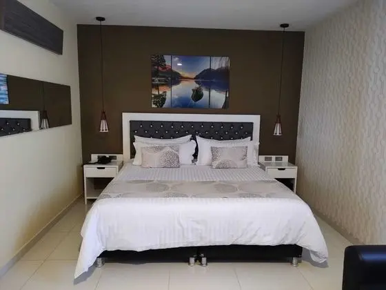 Business Tek Büyük Yataklı Oda