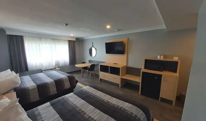 Deluxe Room, 2 Queen Beds, Non Smoking, Includes Waterpark Passes for Four Guests