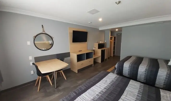 Deluxe Room, 2 Queen Beds, Non Smoking, Includes Waterpark Passes for Four Guests