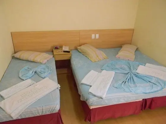 Üç Kişilik Oda