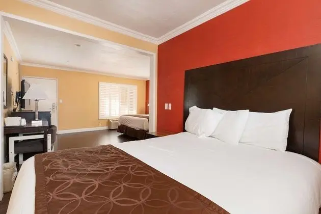 Mini Suite, Multiple Beds, Non Smoking