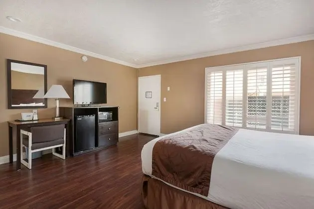Mini Suite, Multiple Beds, Non Smoking