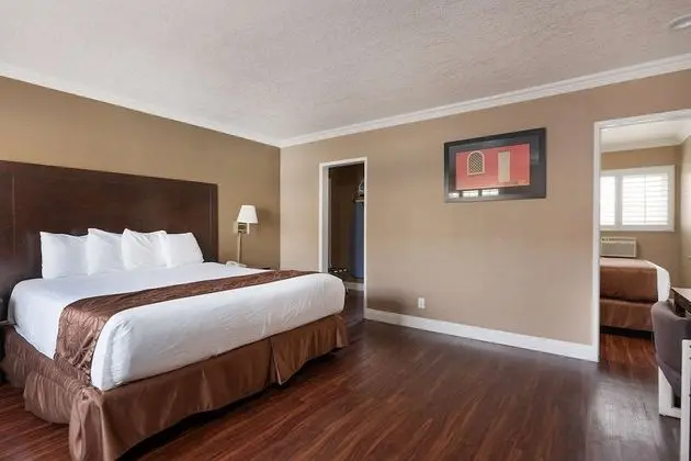 Mini Suite, Multiple Beds, Non Smoking