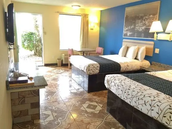 Oda, 2 Çift Kişilik Yatak, Sigara İçilmez