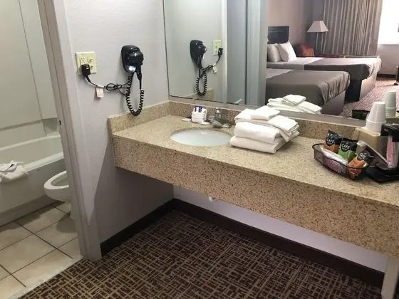 Oda, 2 Büyük (Queen) Boy Yatak, Sigara İçilebilir