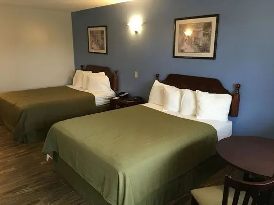 Süit, Sigara İçilmez (1 King and 2 Queen beds)