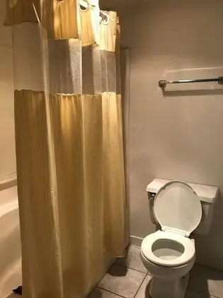 Oda, 2 Çift Kişilik Yatak, Engellilere Uygun, Sigara İçilmez