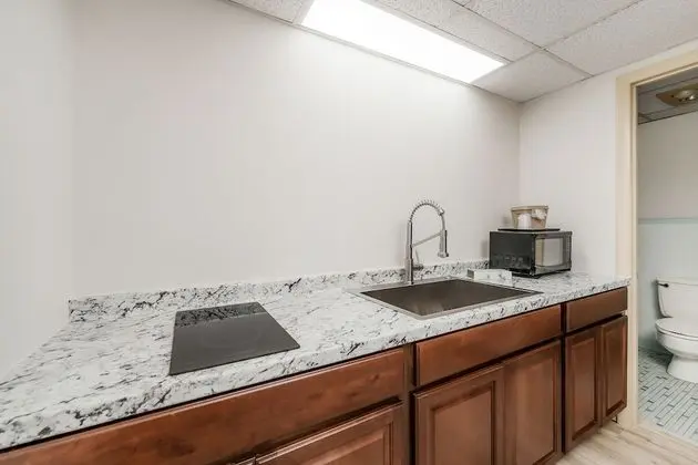 Kitchenette With Cook-Top, Double Room, 2 Queen Beds, Smoking, Kitchen