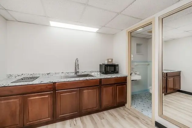 Kitchenette With Cook-Top, Double Room, 2 Queen Beds, Smoking, Kitchen